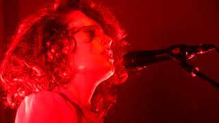 Anna Calvi - Away @ Helling Utrecht (3/6)