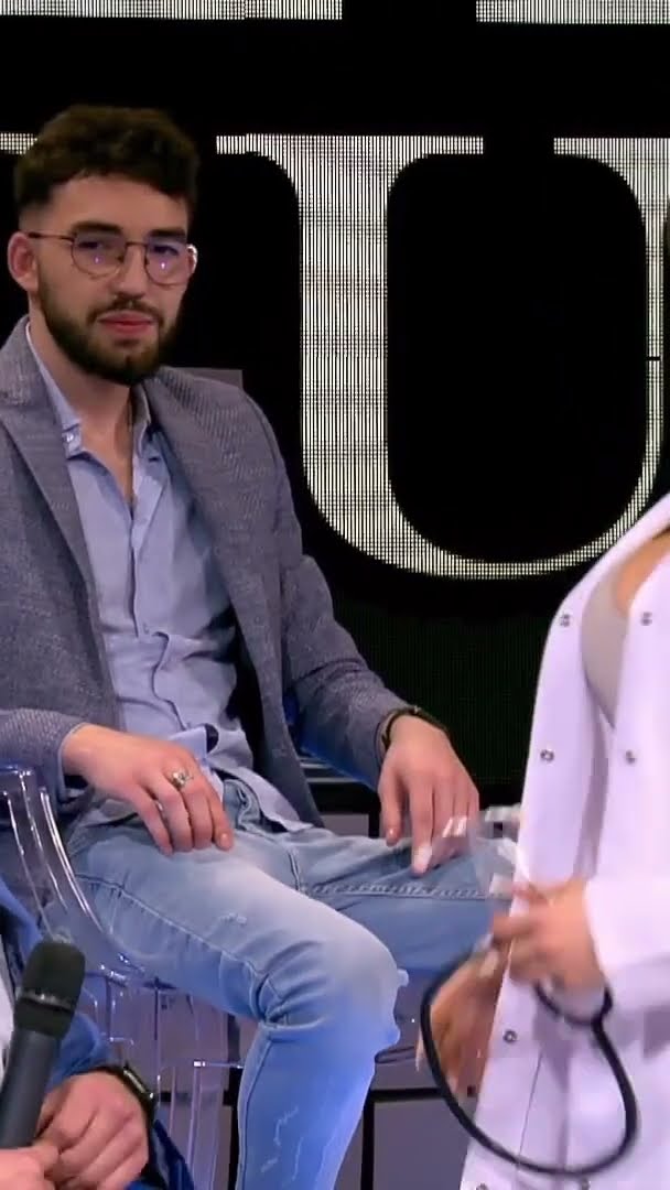 Konkurrentja e re zgjedh të prezantohet si doktoreshë në program, shihni reagimin e djemve