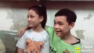 Cewek Yg Dia Suka Di Cium Sama Orang Lain