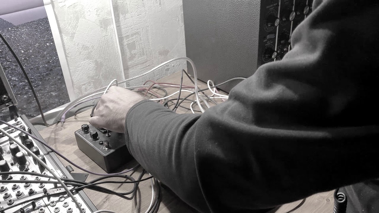 Mos-Lab (MU) modular no cv/gate drone (+ OTO BAM BIM and RML Electron fuzz)