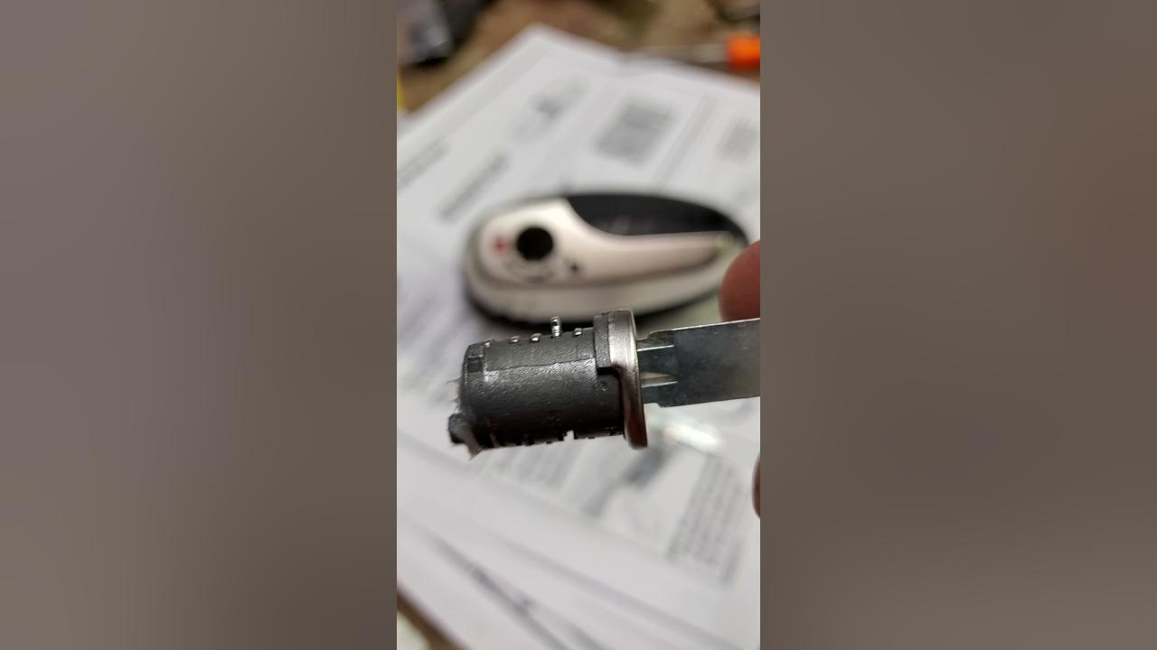 yakima box key removal in unlock position YouTube