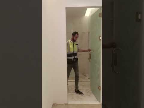 افكار مختلفه لابواب الحمام من الزجاج السيكوريت