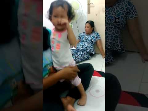 Tante sama keponakan lagi joget joget wkwkw😸😀😀