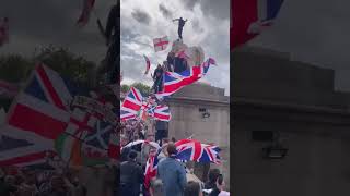 13.9.2025 🇬🇧 Now in London Thousands of patriots march. #patriots #london #uk #britain #march