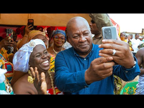 Prez  Mahama Arive at Central Region to Inspect on going Projects, Ohiaba CHPS Compound n Many More