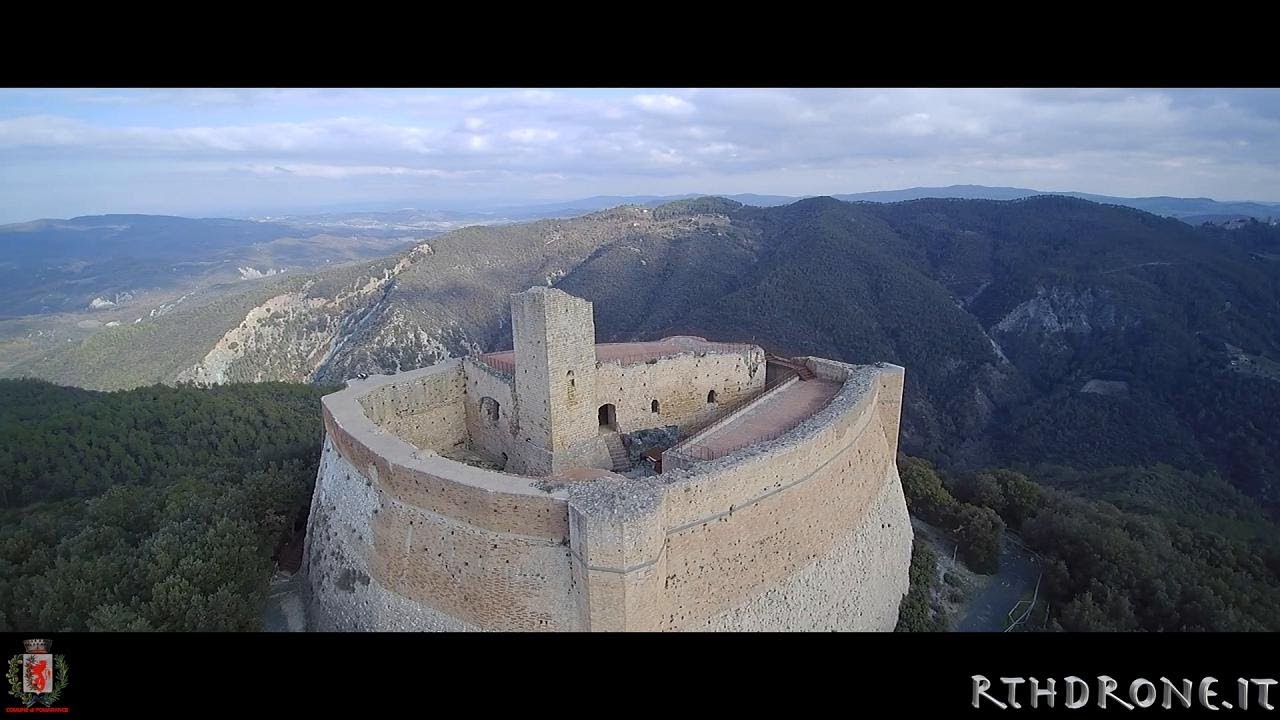Un gioiello della Toscana: la Rocca Sillana vista dall'alto