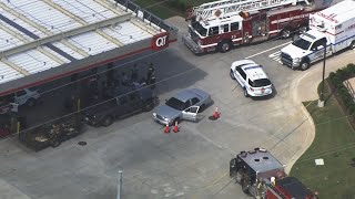 Suspected thief shot, killed by someone at QuikTrip pump, CMPD says | WSOC-TV screenshot 5