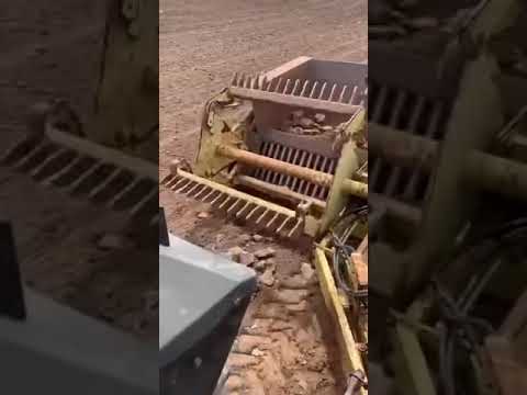 تنظيف الاراضي الزراعية من الحجارة