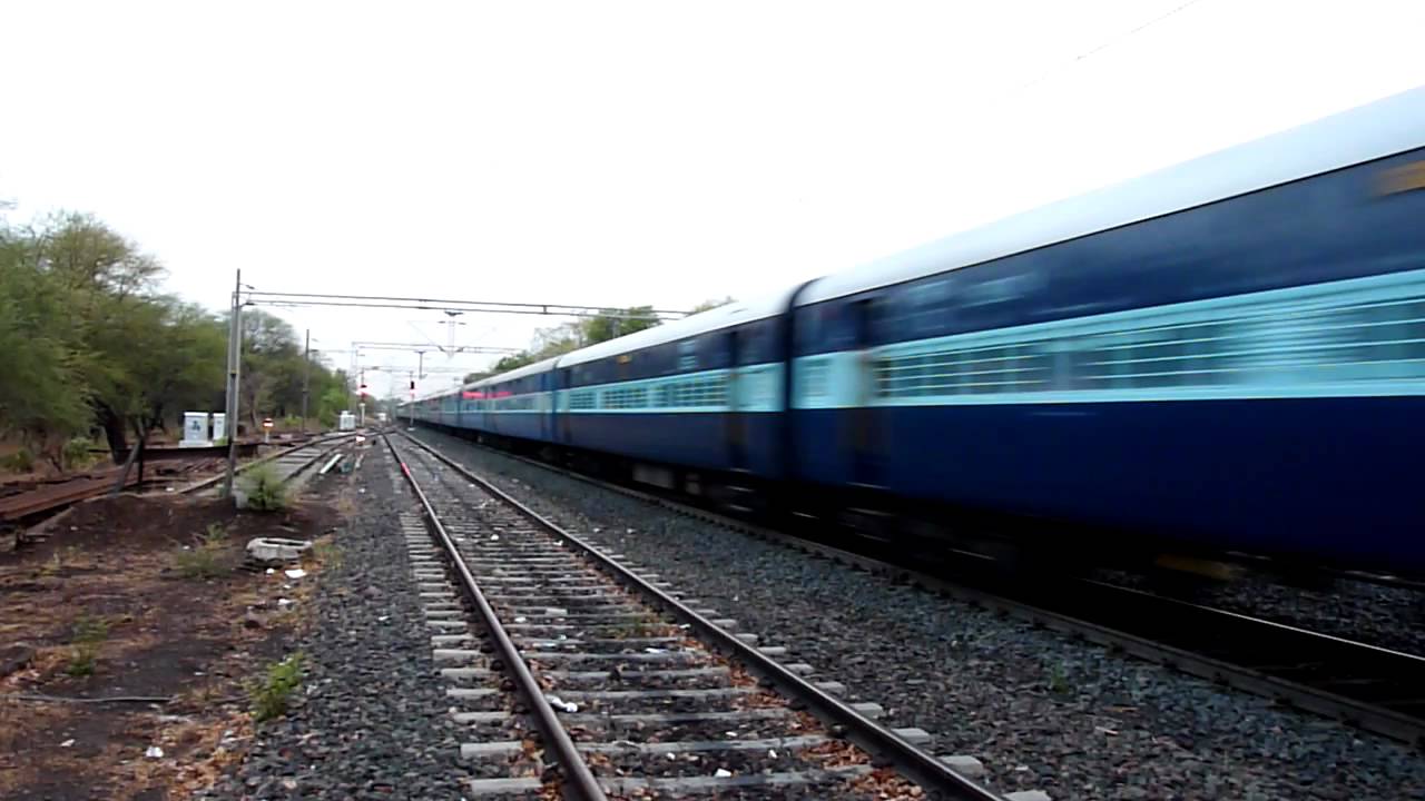 BSL WAM-4 # 21399 a.k.a. "Anant" blazes towards HBJ