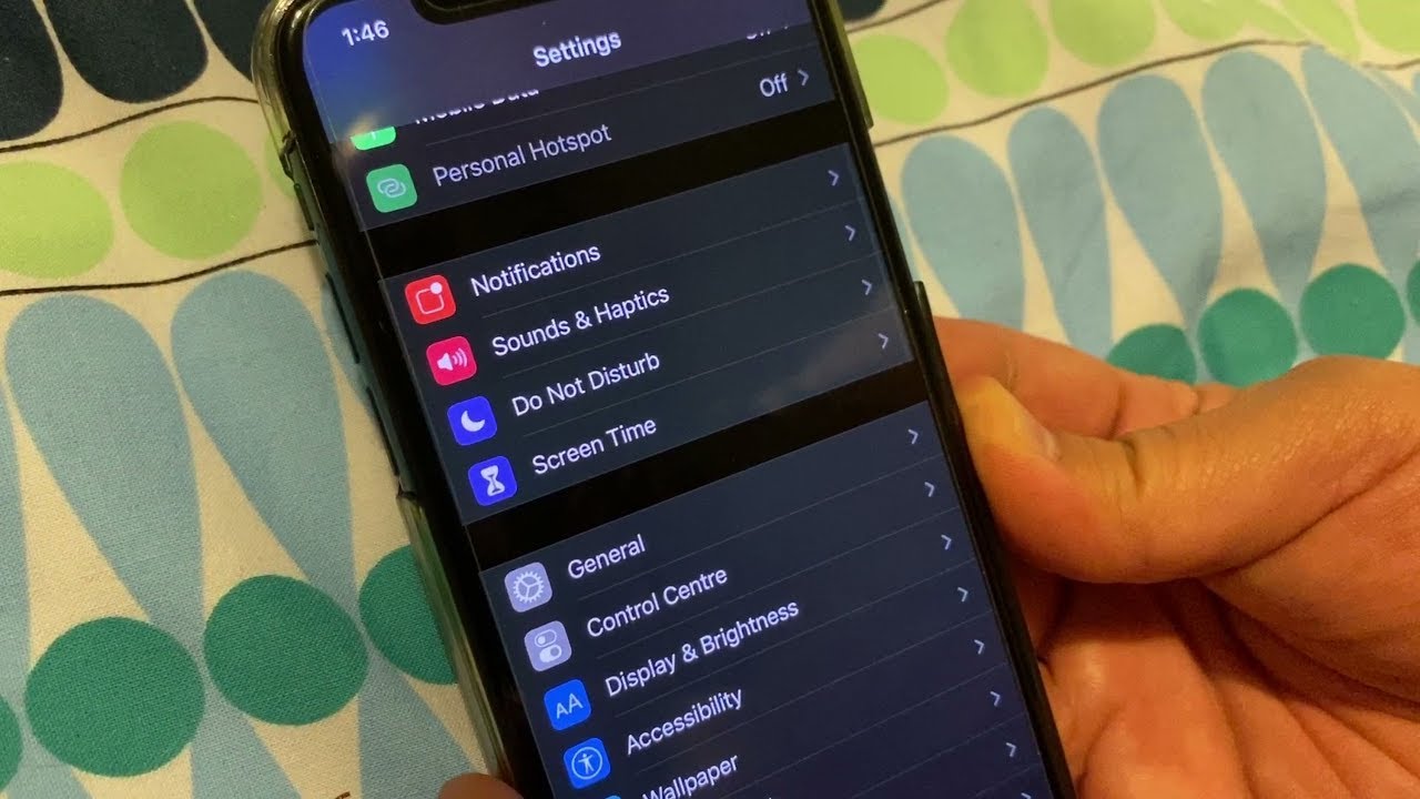 How to Enable or Disable DARK MODE on an iOS Device 2020 - YouTube