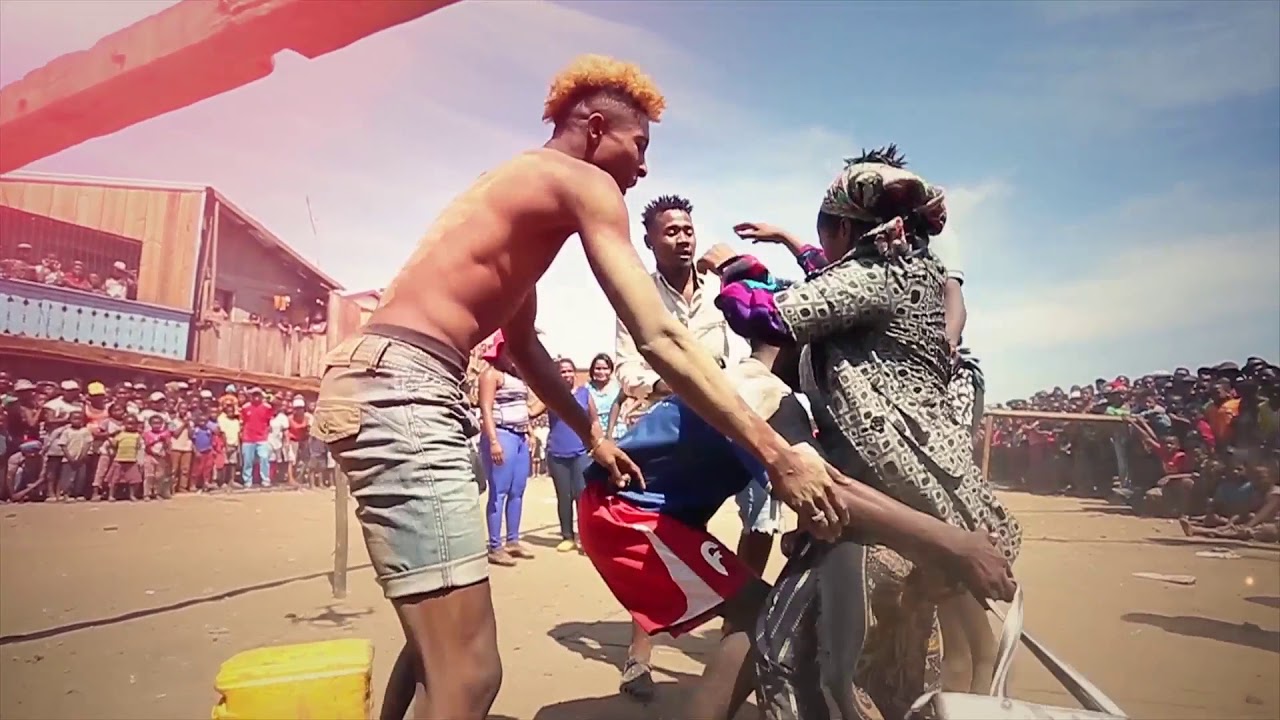 BLACK NADIA  - SIPA BOLONGANY (  CLIP OFFICIEL )