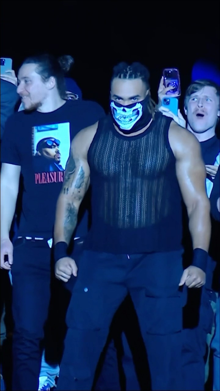 What’d Je’Von do to deserve that?! ? #WWERoadblock