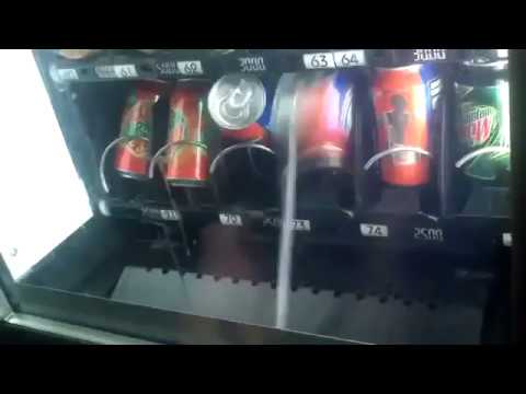 Hoe steel je een blikje uit een drankautomaat!!