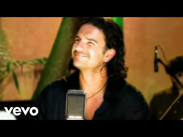 Ricardo Arjona - Te Enamoraste de Ti class=