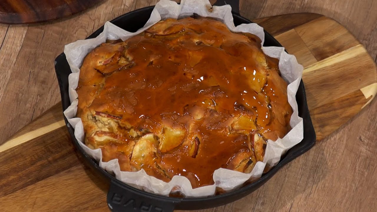 Πανκέικ στο ταψί με μήλα, μέλι Λευκάδας και αμύγδαλα | Ανδρέας Λαγός