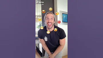 بطل مسلسل لحن الانتقام تشارلي فلو يلعب لعبة الايموجي 