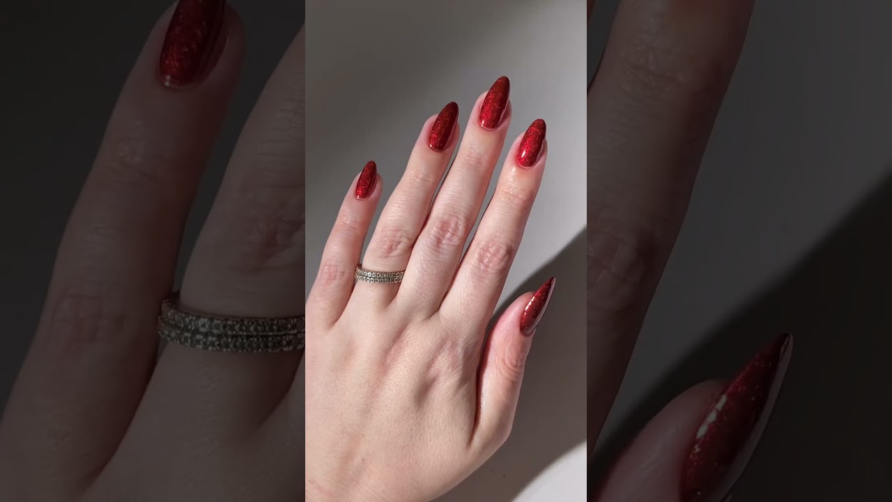 Sing your ❤️ out for CD-Romantic, a red metallic from the 