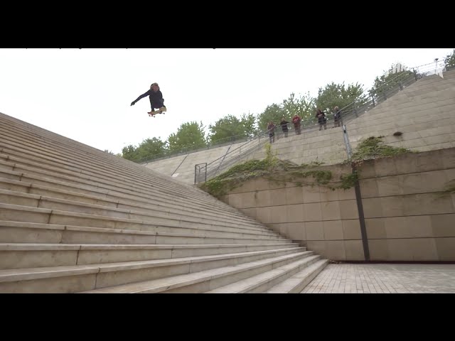 Jaws 25 Stair: Footage Online Now! – Route One