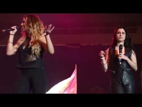 Talking with the crowd {AZ State Fair}