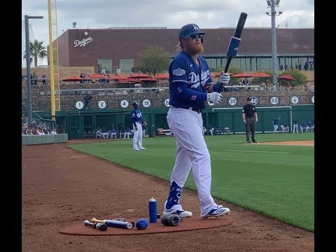 Justin Turner Swing