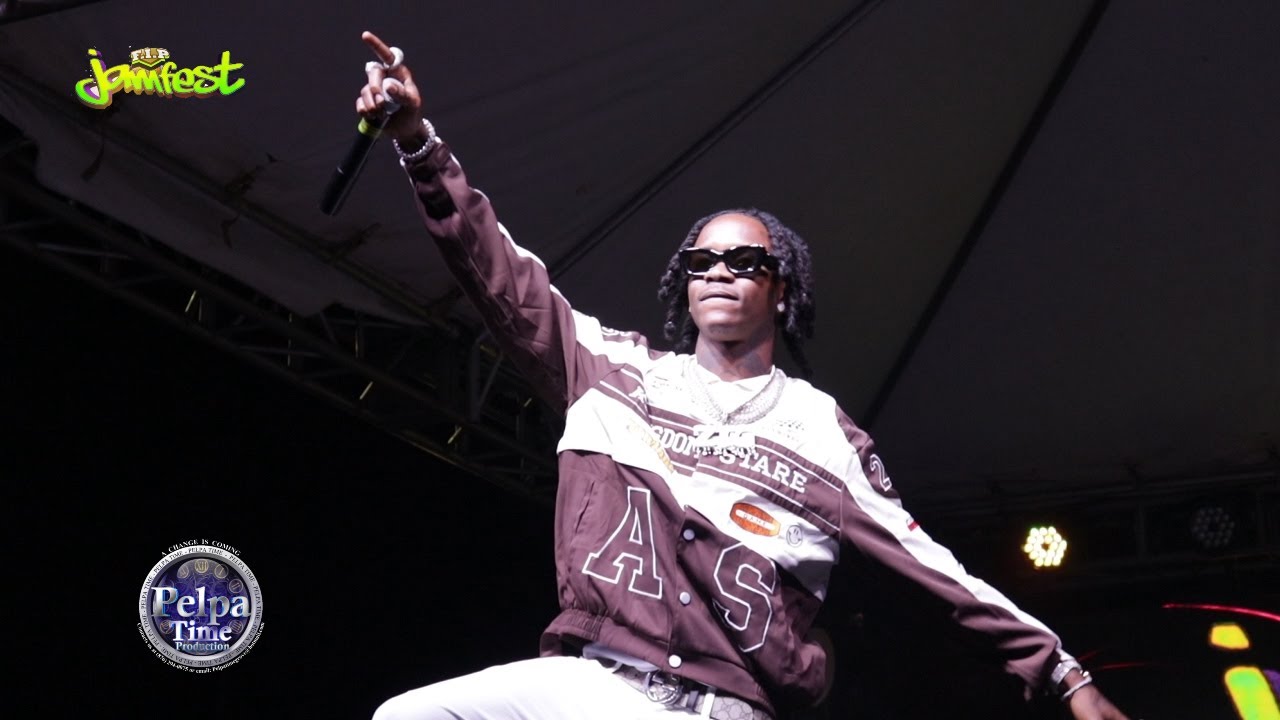 Prince Swanny di hot trinidadian lit di Stage on fire with an epic