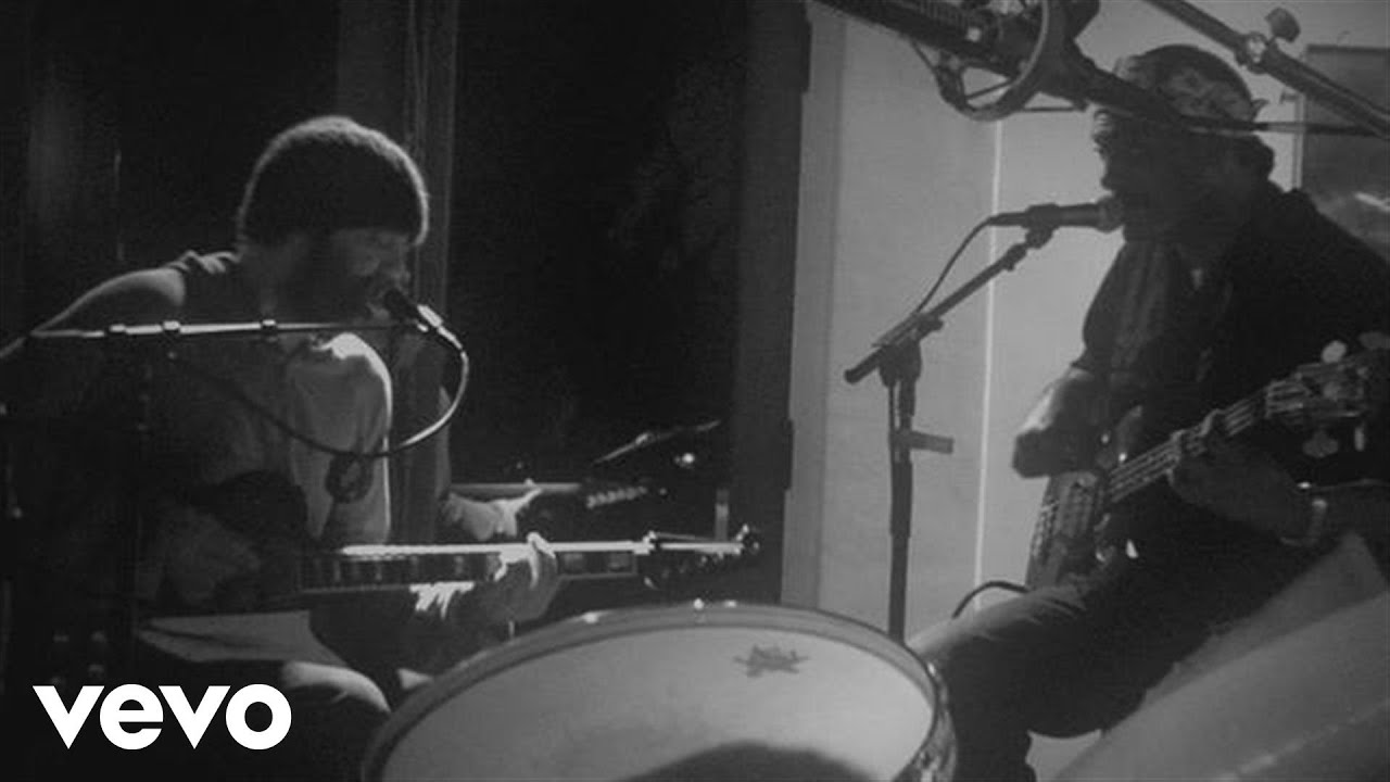 Black Dub - "Love Lives" Live Off The Floor