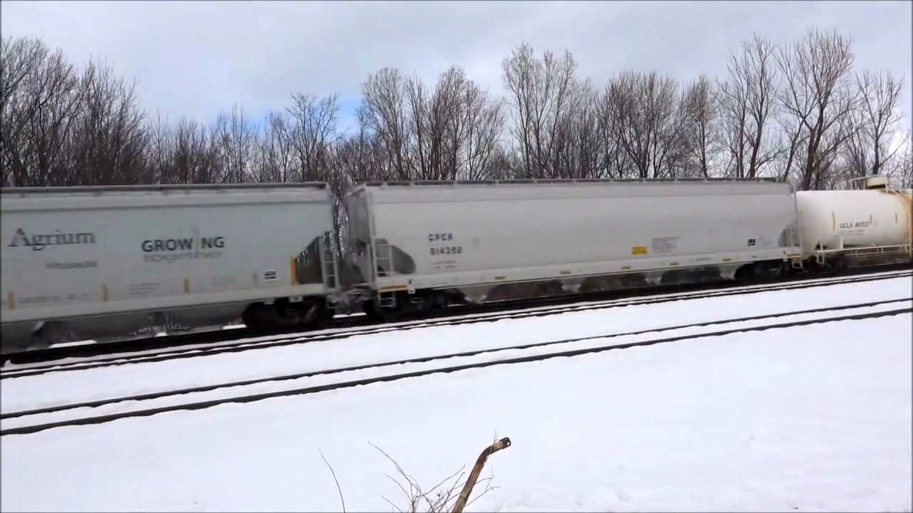 bnsf 5729 EMD SD70 MAC Leads CSX Manifest Train