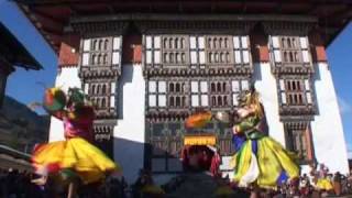 Mask dance of the drums from Drametse