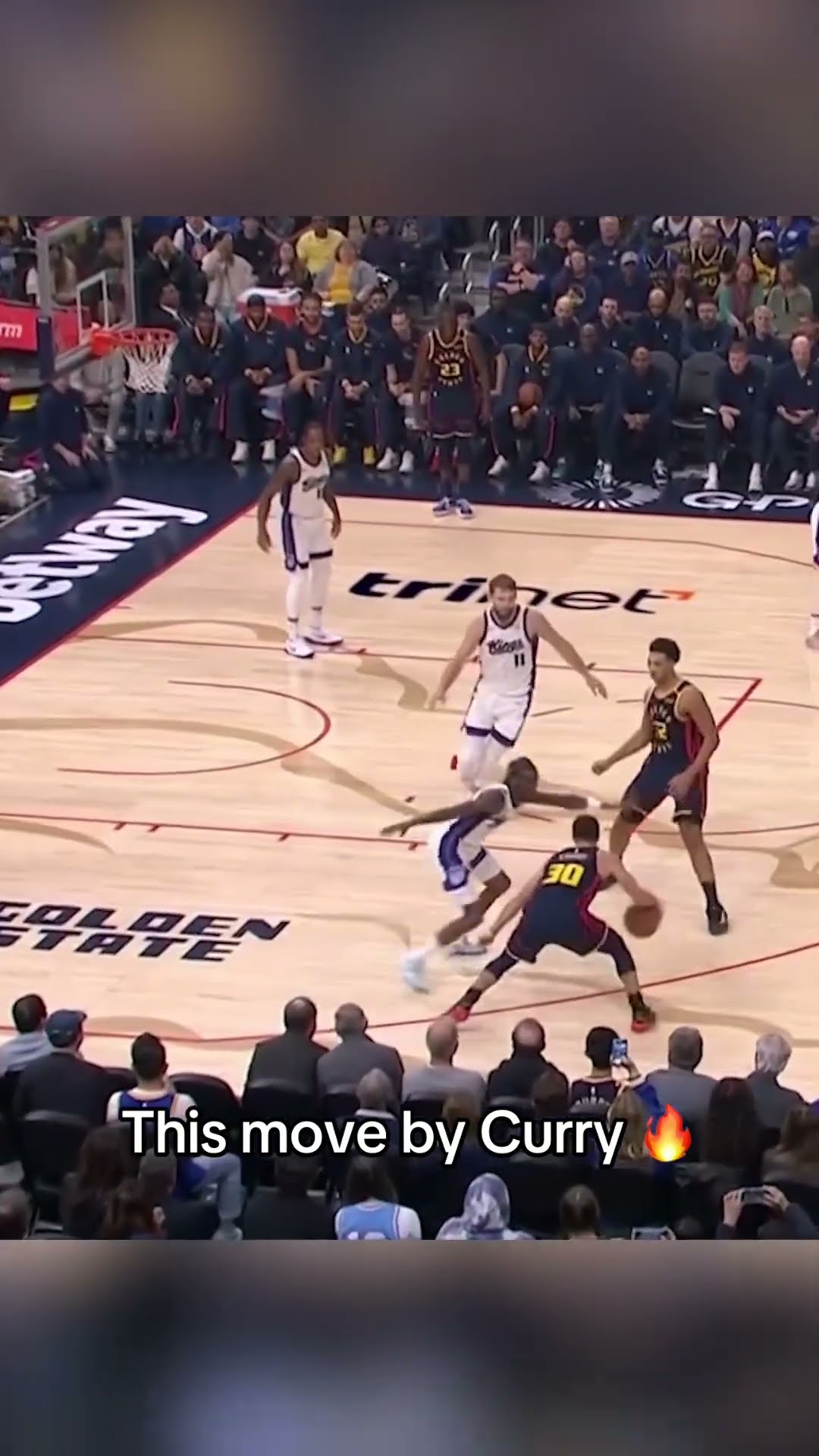 Steph Curry with the FILTHY MOVE ?‍?
