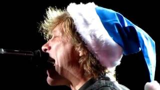 Video thumbnail of "Bon Jovi - Run Run Rudolph - Sydney 18122010"