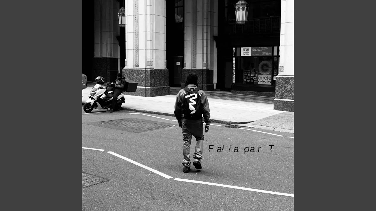 Fall Apart bekijken op YouTube Fall Apart bekijken op YouTube