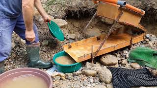 Incredible Discovery.!! The Process Of Finding Gold İn A River