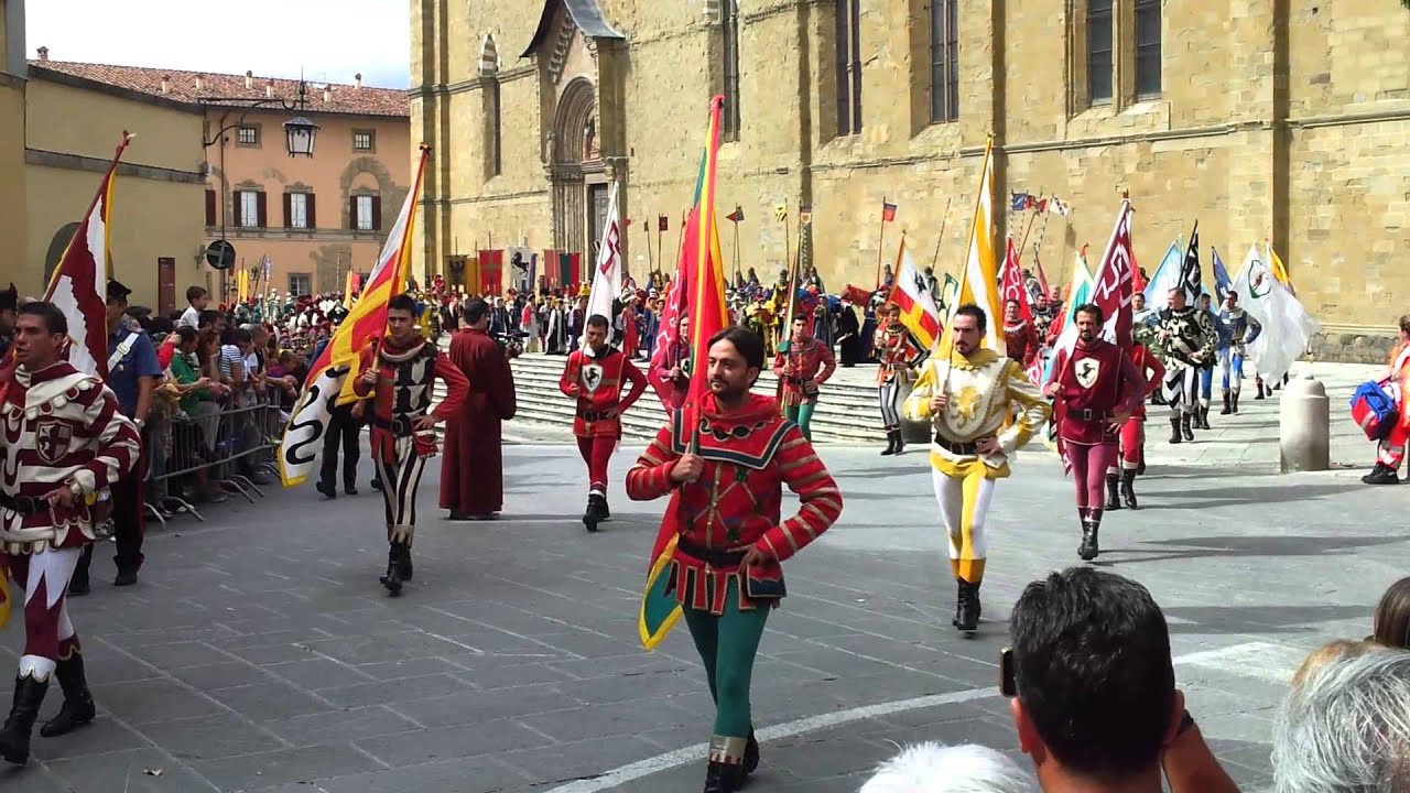 Medieval Festival in Arezzo - YouTube