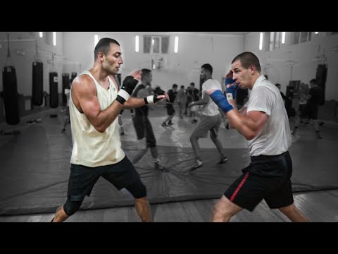 видео: Как тренируются лучшие боксеры / 1-я тренировка на Эльбрусе