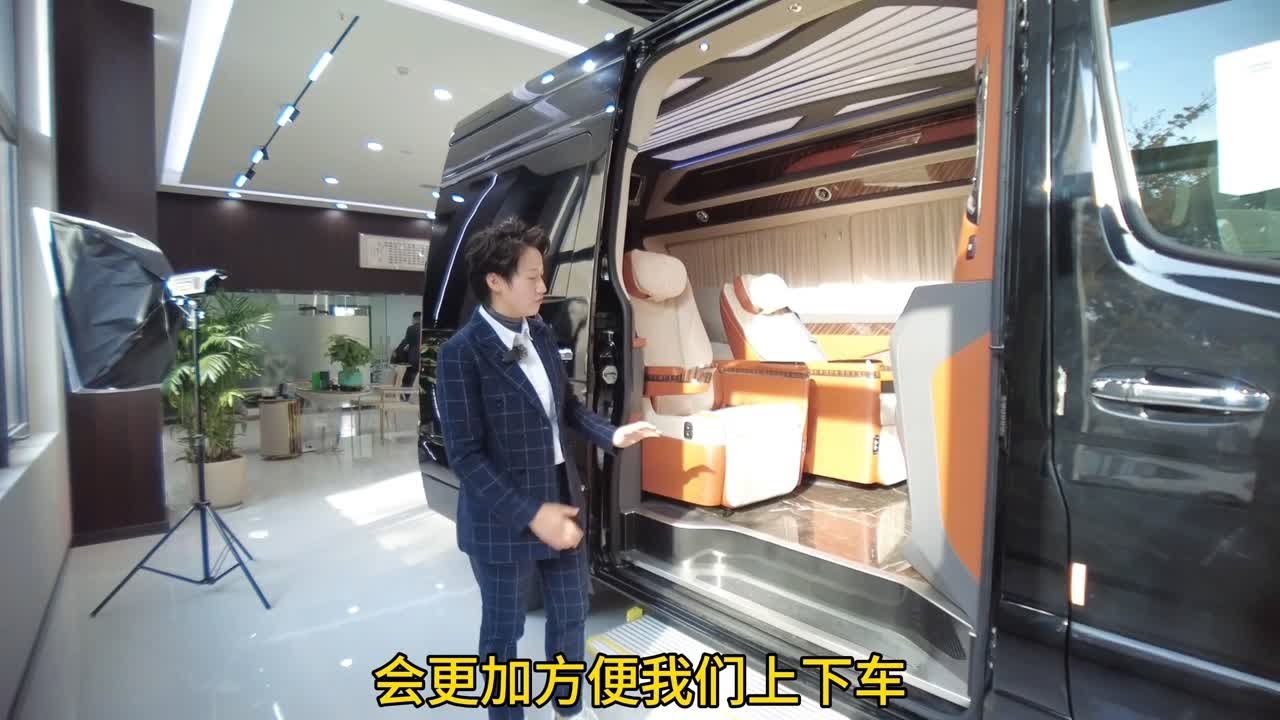 首席鉴车官 什么样的大空间移动座驾才能称得上行宫？进口奔驰斯宾特商务车 - YouTube