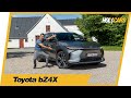Toyota bZ4X 2023 - Primera prueba / Toma de contacto en español | HolyCars TV