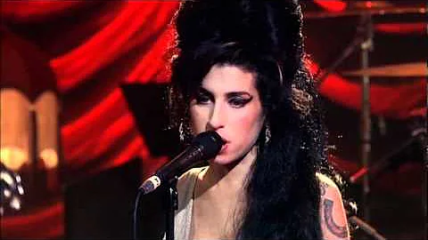 Amy Winehouse - You know I'm no good. Live in Lond...