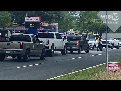Man hurt after shooting in parking lot of Richland County elementary school