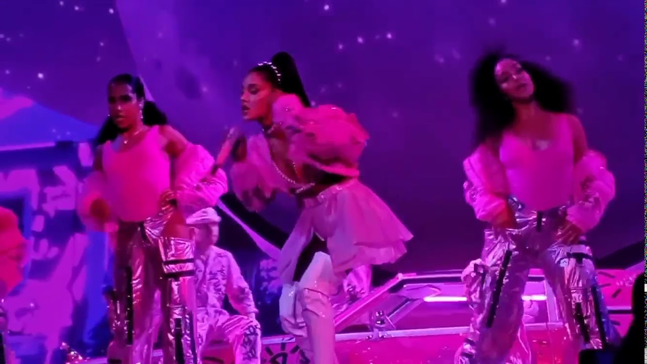 Ariana Grande - 7 rings - Live at the BBMAs 2019 (Sweetener World Tour ...