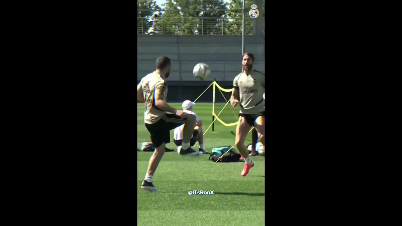 Bicycle kick 😲 Sergio ramos