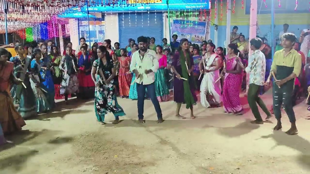 అశోక్ కోలాటం మైదుకూరు 9010051312 అగ్రహారం లో తళుకు తళుకు చిన్నది అంటూ చూడండి ఫ్రెండ్స్