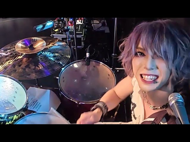 live映像】CALAVERAS、GOLD、AVARITIA/BabyKingdom - YouTube