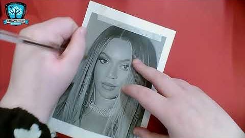 Create a portrait in the style of Julian Opie Year 7