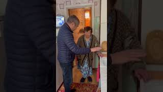 Аким города Риддер Даулет Батырбаев обходит город, проверяет поступление горячей воды к потребителям