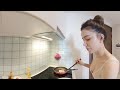 VR 360 Enjoy cooking and swimming with bootyful girl | Pet and Bae