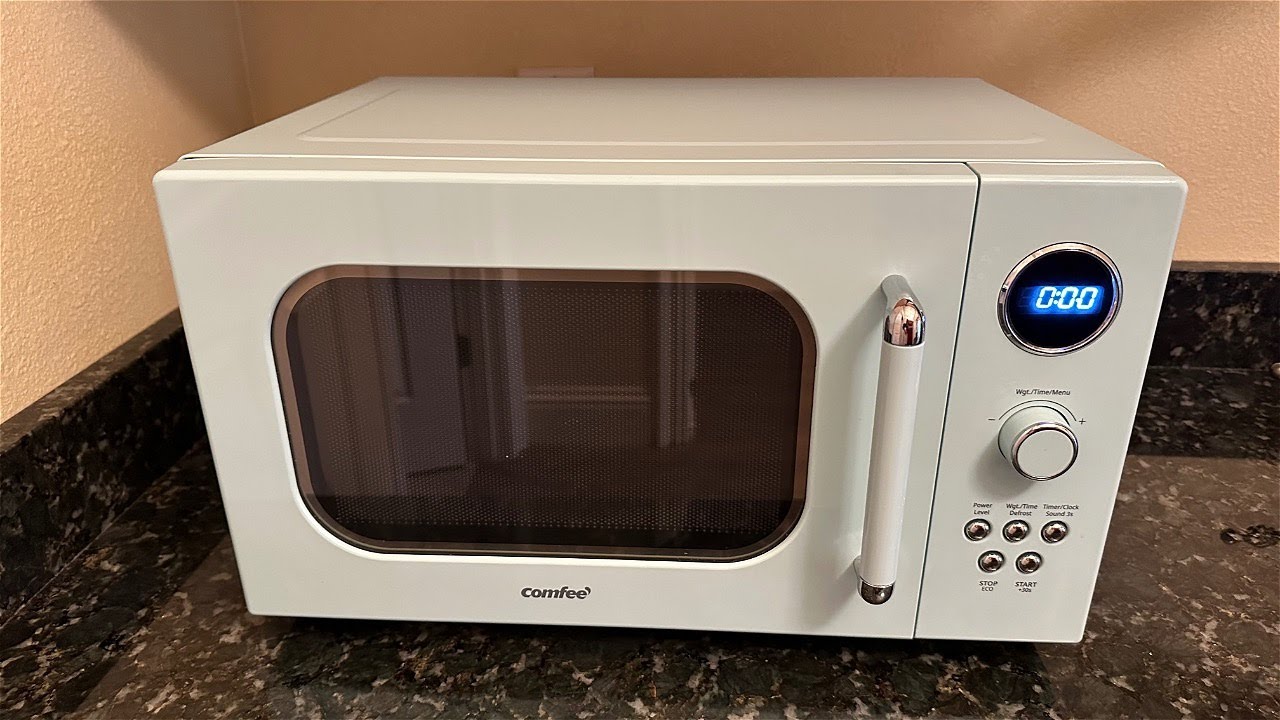 This retro Comfee microwave oven is on sale at