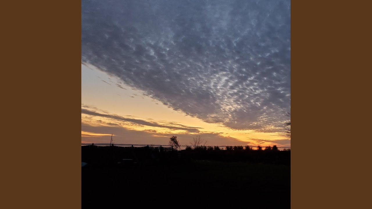 Mira Something is wrong en YouTube Mira Something is wrong en YouTube