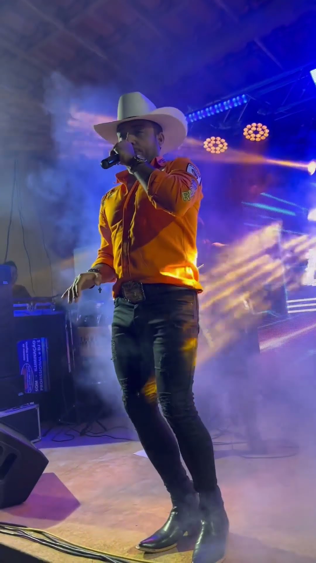 Vaqueirinha da hora ￼ com Leãozinho Do Forró fenômeno #boanoiteee #leaozinho