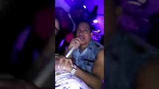 Frank Reyes Borracho en una fiesta en Yamasa