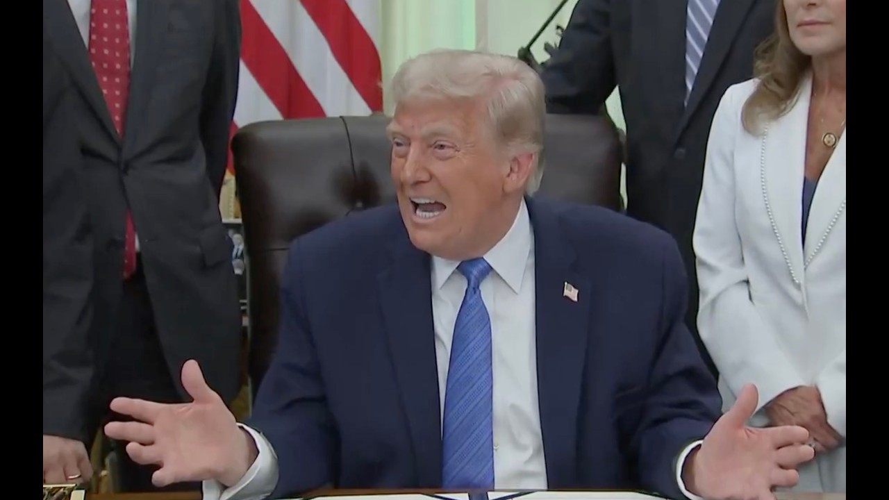 Trump makes FUMBLE OF THE YEAR with shock CONFESSION